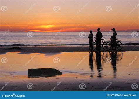 Beach Ngapali at sunset editorial image. Image of cancun - 165597045