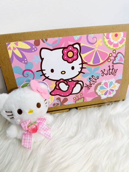 Kit Papelaria Hello Kitty Sanrio Box Temática Fofa Presente