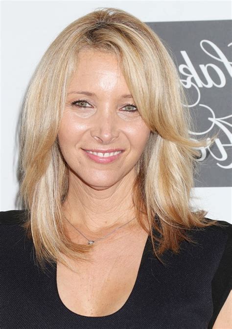 Lisa Kudrow Mid Length Hairstyle With Layers Styles Weekly