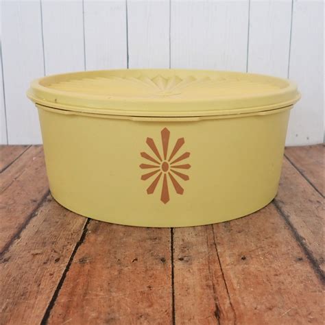 Vintage Tupperware Canister Servalier 1204 Yellow Gold Sunburst