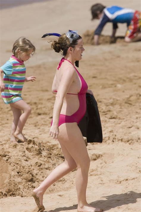 Naked Kathleen Robertson Added By Orionmichael