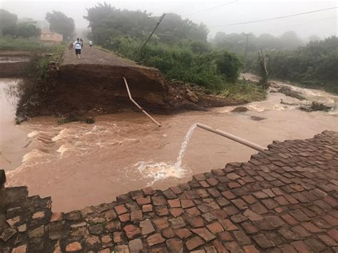 Barragem rompe e atinge várias famílias após forte chuva em Pedro II