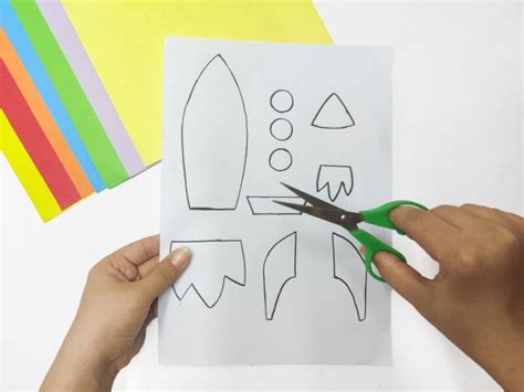 simple  fun diy rocket space craft  kids   template