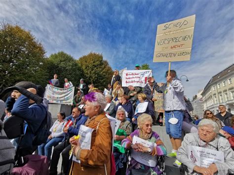 Gro E Inklusions Demo Am Ballhausplatz Lebenshilfe