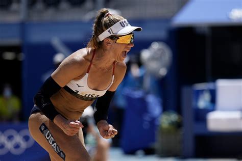 April Ross Alix Klineman Win Tokyo Olympic Gold In Beach Volleyball San Gabriel Valley Tribune