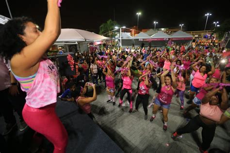 Belford Roxo Promove Dia Delas Com Aula De Fitdance Na Praça De