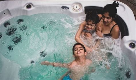 Cleaning Out A Hot Tub How To Clean Out A Hot Tub Express Co Uk