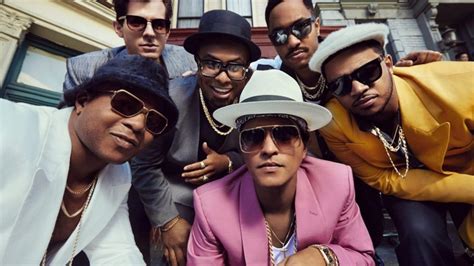 How Uptown Funk Became The Ultimate Wedding Song Two Story Melody