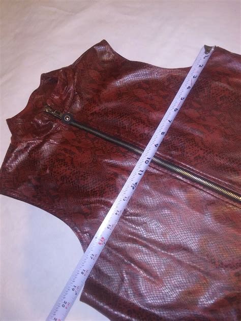 Original Ty Wear Dark Red Snake Skin Print Full Zip F Gem