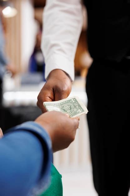 Premium Photo Paying For Services In Cash