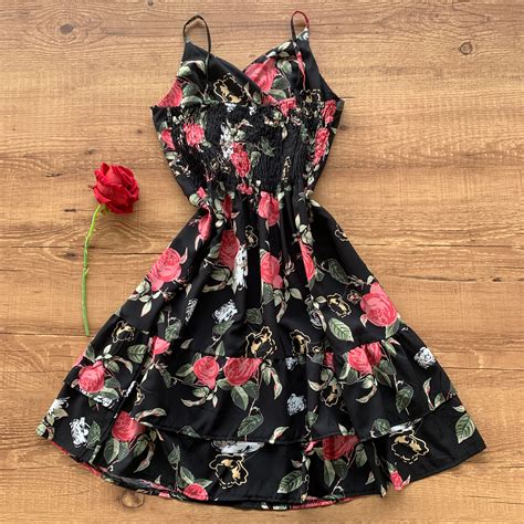 Vestido Floral Babados E Decote Transpassados Preto Dondoca Moda