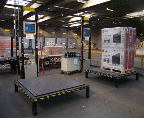 Freight Dimensioning System Materials Handling