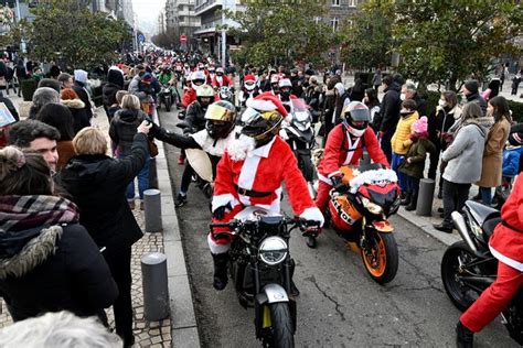 Plus De Motards D Guis S En P Re No L Ont Parad Clermont Ferrand