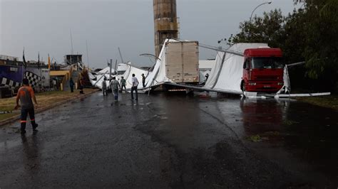 Temporal Com Ventos Fortes Causa Estragos Em Londrina Cbn Londrina