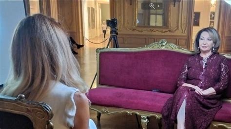 Антонина Стоянова: Елизабет II се държеше благородно в тежки ситуации ...
