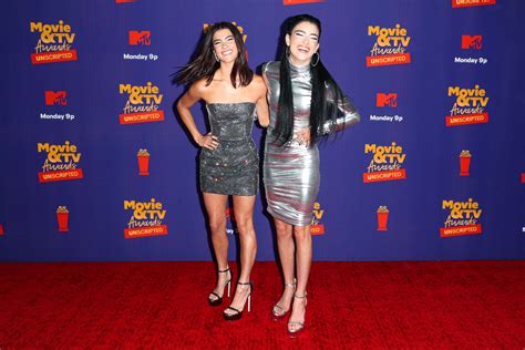 Charli, Dixie D'Amelio at MTV Awards With Parents: Red Carpet Pics | J-14