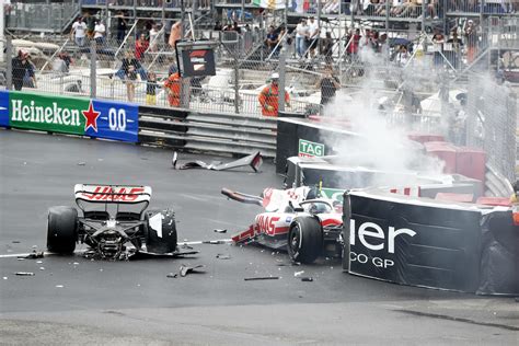 Formel 1 Mick Schumachers Wagen Bei Unfall Zerstört Mopo