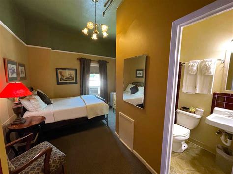 Rooms - Weatherford Hotel