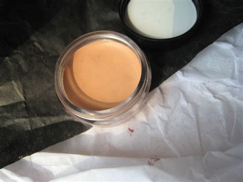 Lancome Aquatique Waterproof Eyecolour Base | The Non-Blonde