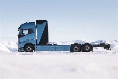 Volvo Trucks prueba camiones eléctricos de hidrógeno en carreteras