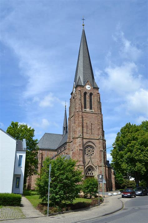 Pfarrkirche St Cyriakus Rumabel