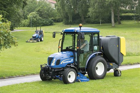 New Hollands Compact Tractors Mini Excavator At Saltex Turf Matters