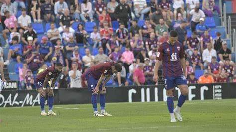 Las Prolongaciones Complican La Permanencia Del Eldense