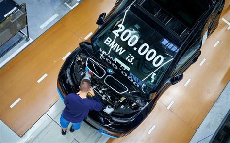 Laris Manis Mobil Listrik BMW I3 Tembus Produksi 200 000 Unit