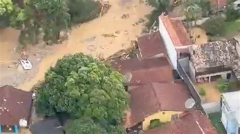 Suben A 65 Los Muertos Por Lluvias E Inundaciones En Sao Paulo