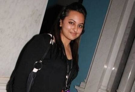 10 Best Images Of Sonakshi Sinha Without Makeup | Styles At Life