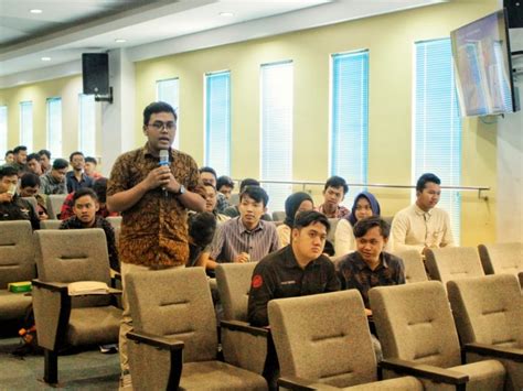 Dosen Tamu Perancis Beri Wawasan Kepada Mahasiswa Agroteknologi Tentang