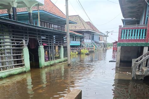 Puluhan Rumah Di Jejawi Oki Terendam Banjir Aktivitas Warga Terhambat