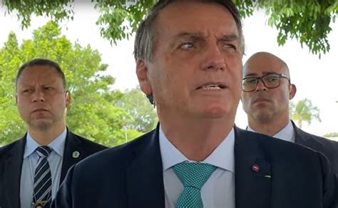 BOLSONARO NEGA INTERFERÊNCIA E AFIRMA QUE AINDA TEVE IDEOLOGIA NO