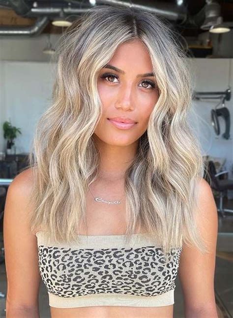 Perfect Summer Beach Blonde Hair Cuts For Medium Hair In 2021 Beach Blonde Hair Summer Blonde