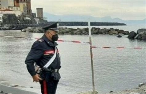 Bimbo Di 2 Anni Morto Annegato In Mare E Stato Gettato Dalla Madre