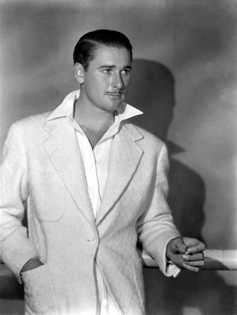 40 Handsome Portrait Photos Of Errol Flynn In The 1930s And 40s