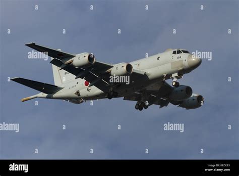 Un avion de patrouille maritime Kawasaki P1 avec la Force d autodéfense