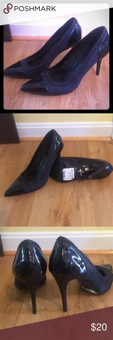 Nine West Black Pump With Patent Leather Accents Black Pumps