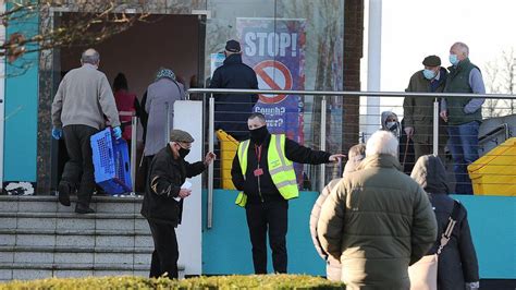 Covid 19 Patients Queue For Vaccine As Wi Fi Goes Down Bbc News