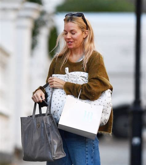 Sienna Miller Spotted In Casual Look In London S Notting Hill Celebmafia