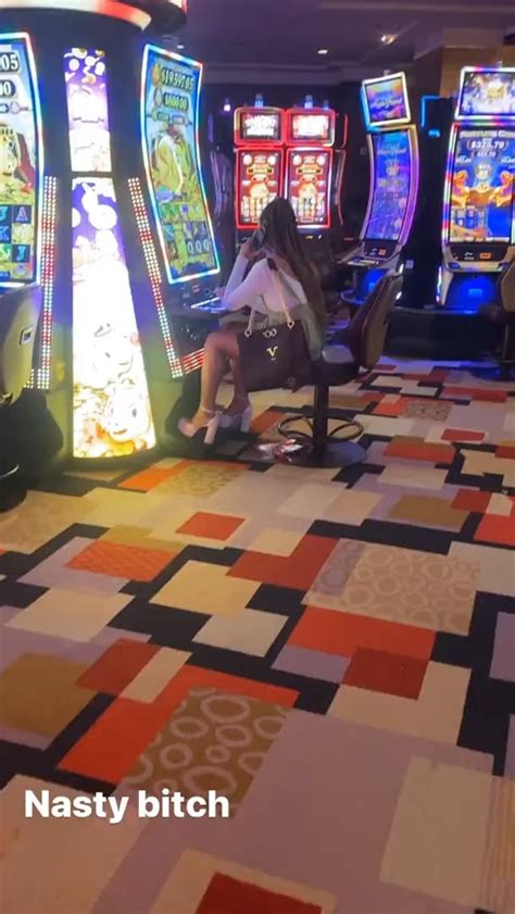 This Woman Is Urinating While Sitting At The Arcade Machine R Facepalm