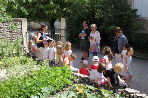 Chalon sur Saône En images les P tits jardiniers du Devoir