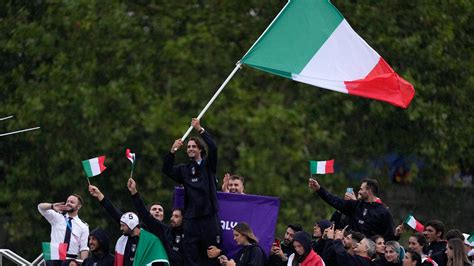 Italy S Flag Bearer Tamberi Loses Wedding Ring In The Seine 12newsnow