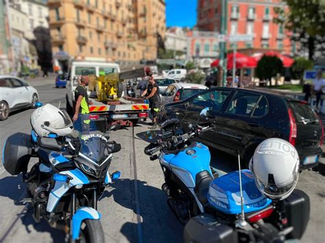 Napoli Controlli A Chiaia Ed Ai Quartieri Spagnoli