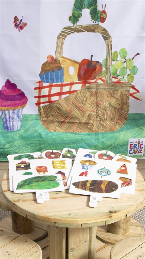 Cp056547 The Very Hungry Caterpillar Storytelling Scene And Book