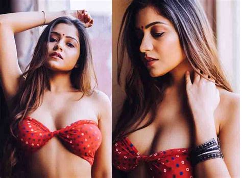 Simran Kaur Hot In Bikini Filmy19