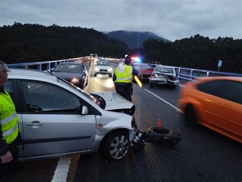 Un Accidente Múltiple En La Autovía De O Morrazo Deja A Dos Heridos Y