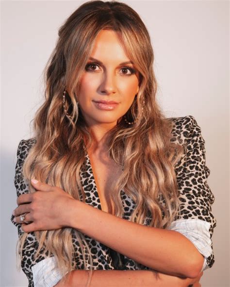 Carly Pearce Photos Of The Country Singer Hollywood Life