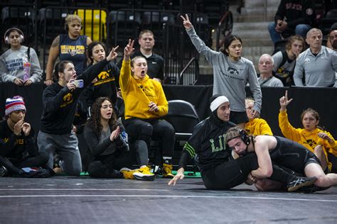 Iowa Womens Wrestling Notebook Hawkeyes Stay Unbeaten In Vegas The