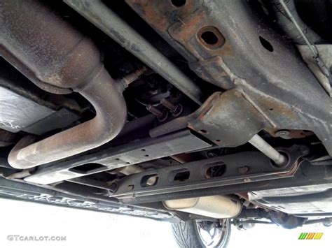 2003 Cadillac Escalade Standard Escalade Model Undercarriage Photo